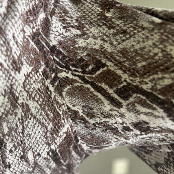 Snakeskin Print Kimono - Picture 3 of 6